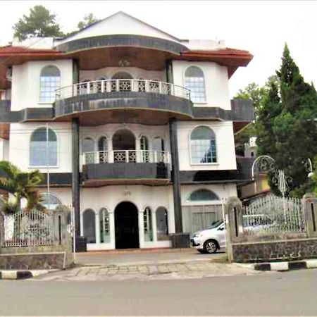 Hotel Asia Букиттинги Экстерьер фото