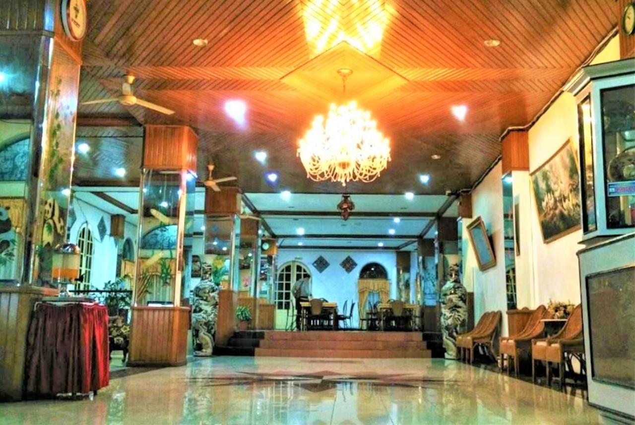 Hotel Asia Букиттинги Экстерьер фото