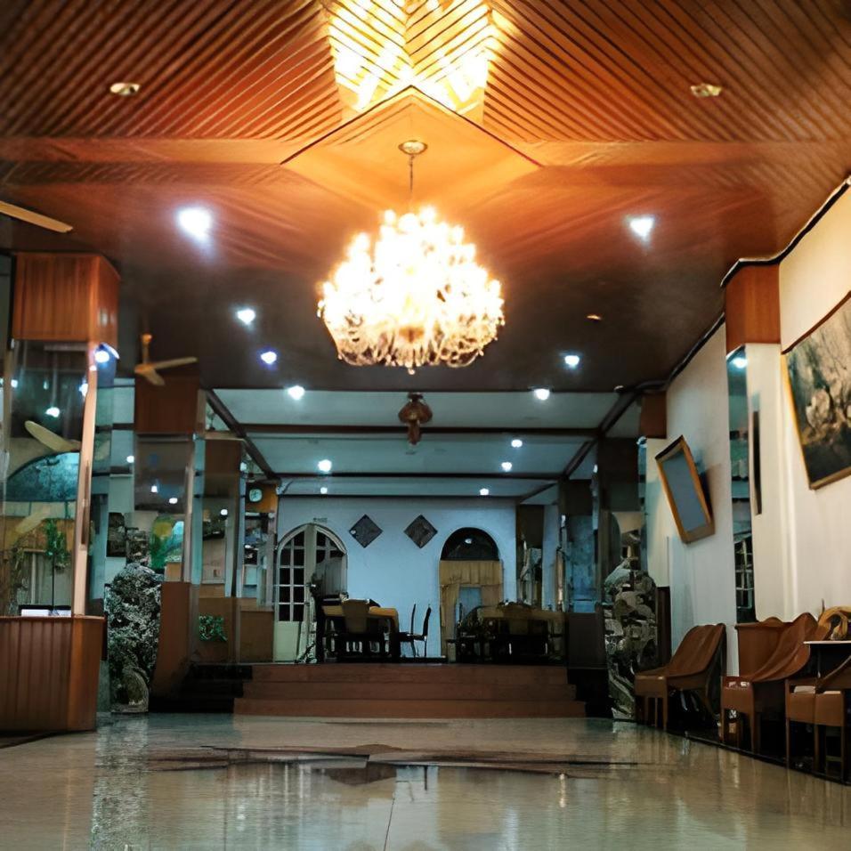 Hotel Asia Букиттинги Экстерьер фото