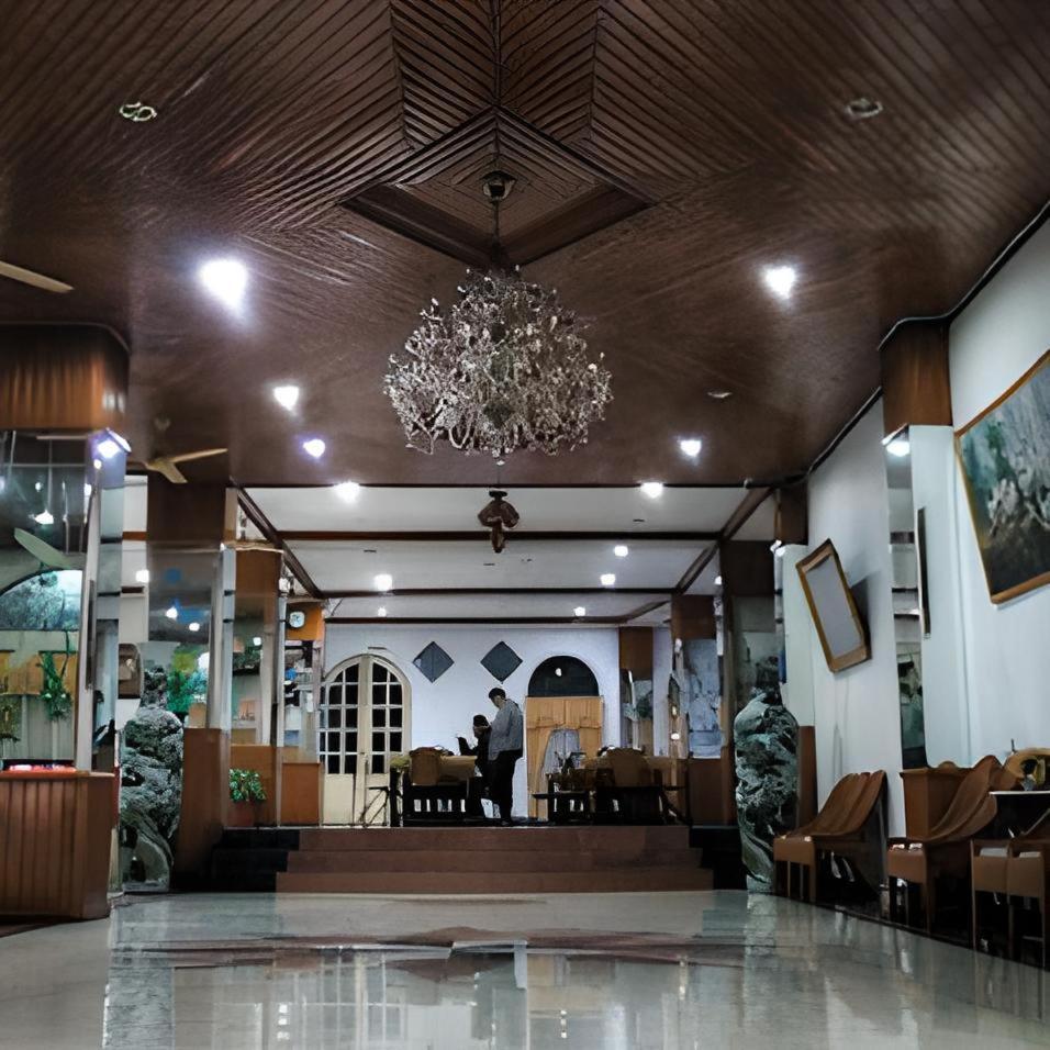Hotel Asia Букиттинги Экстерьер фото